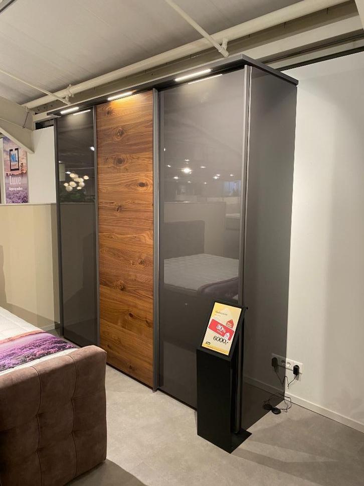 Showroommodel Kledingkast Loddenkemper 50% korting, Huis en Inrichting, Kasten | Kledingkasten, Zo goed als nieuw, 200 cm of meer
