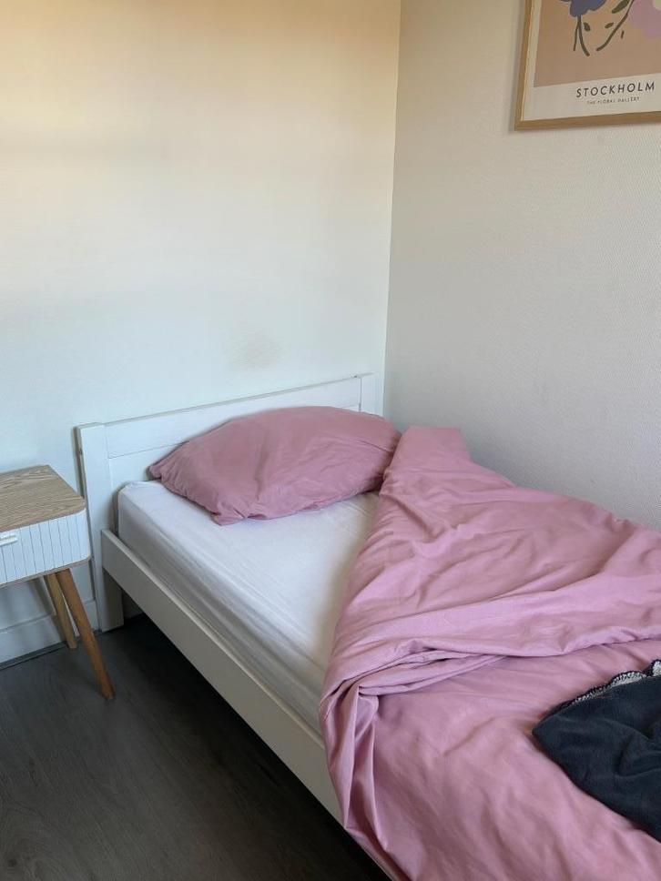 Wit Ikea bed, Huis en Inrichting, Slaapkamer | Bedden, Gebruikt, Eenpersoons, 90 cm, 200 cm, Hout, Wit, Ophalen