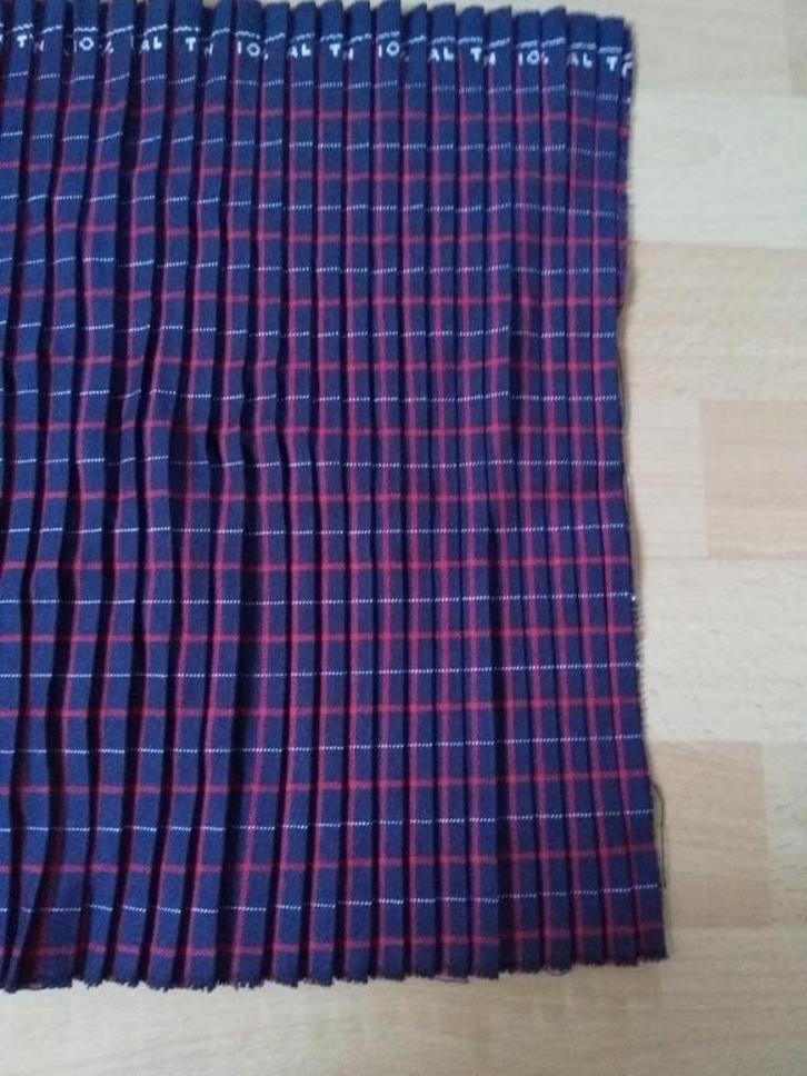 Geplooide stof marineblauw rood wit, 80x37 cm Dralon, Hobby en Vrije tijd, Stoffen en Lappen, Zo goed als nieuw, Overige materialen