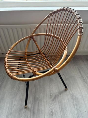 Rotan kinder stoeltje beschikbaar voor biedingen