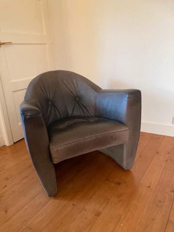 Vintage leren fauteuil beschikbaar voor biedingen