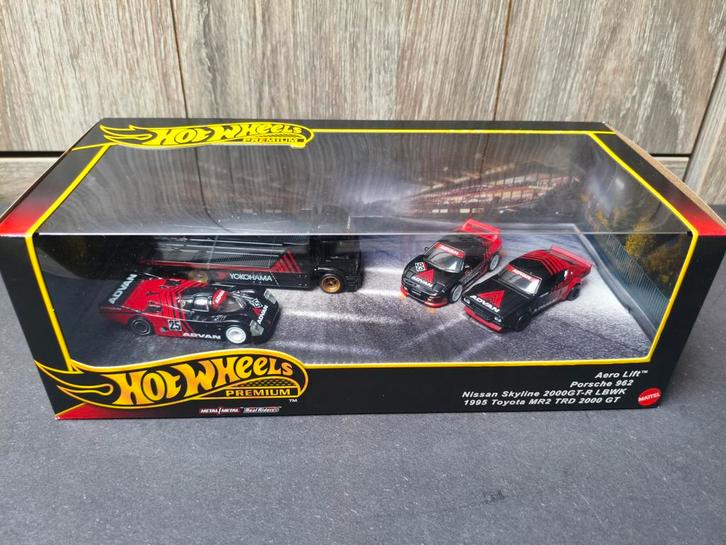 Hot Wheels Premium Diorama Advan, Hobby en Vrije tijd, Modelauto's | Overige schalen, Zo goed als nieuw, Auto, Ophalen of Verzenden