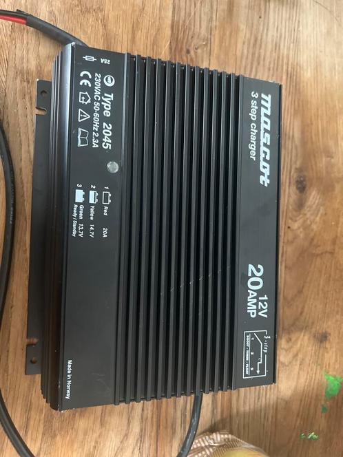 Mascot 3-staps acculader Type 2045 – 12V / 20A, Auto-onderdelen, Accu's en Toebehoren, Verzenden