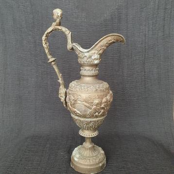 Vintage Italiaanse metalen kan, karaf met engeltjes beschikbaar voor biedingen