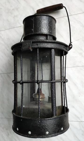 Loopgravenlamp WO1 antieke lantaarn olie kaars trench lamp beschikbaar voor biedingen