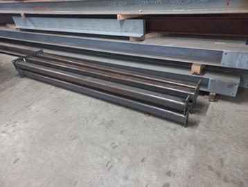 Stalen kokers / ijzeren kokers / staanders  beschikbaar voor biedingen