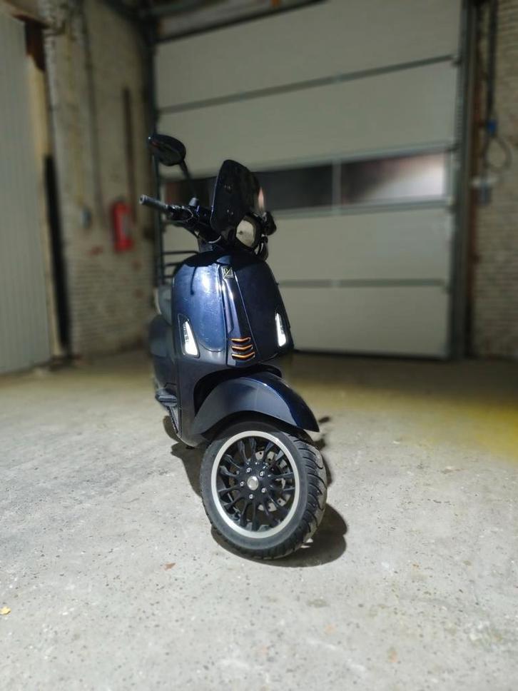 Vespa sprint brom 2016, Fietsen en Brommers, Scooters | Vespa, Zo goed als nieuw, Overige modellen, Maximaal 45 km/u, Benzine