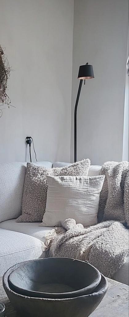 Vloerlamp Pliz zwart Frezoli!!, Huis en Inrichting, Lampen | Vloerlampen, Ophalen