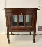 Antiek theekastje, Ophalen