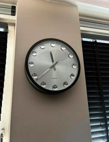 Karlsson Wandklok Zwart Zilver beschikbaar voor biedingen