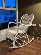 Rotan Schommelstoel - wit vintage, Huis en Inrichting, Stoelen, Ophalen, Gebruikt, Wit, Vintage