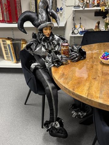 Decoratie poppen van hoge kwaliteit  beschikbaar voor biedingen