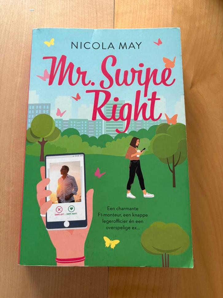 Mr swipe right Nicola May, Boeken, Chicklit, Zo goed als nieuw, Verzenden