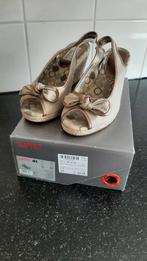 Esprit sandalen maat 41 beige, Kleding | Dames, Schoenen, Ophalen of Verzenden, Nieuw, Beige, Sandalen of Muiltjes