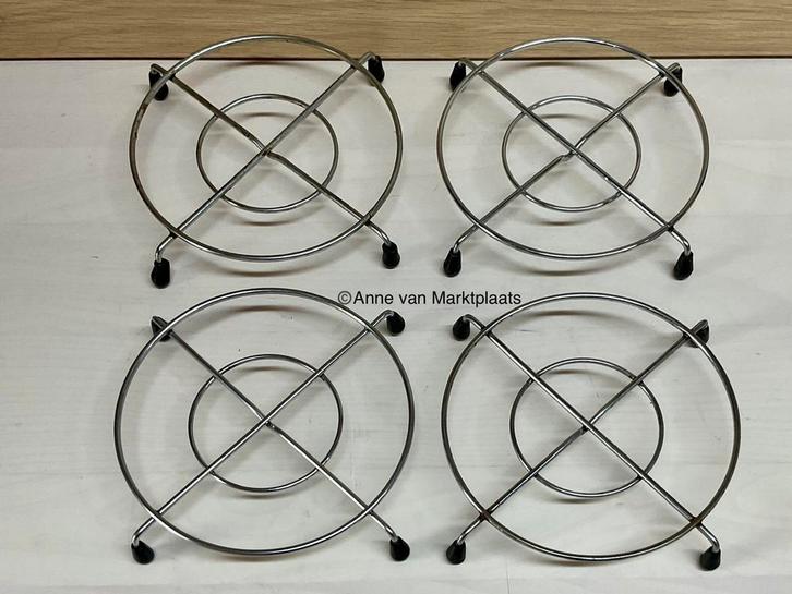 Vintage Tomado onderzetters recht en met goede zwarte dopjes, Huis en Inrichting, Woonaccessoires | Onderzetters, Zo goed als nieuw