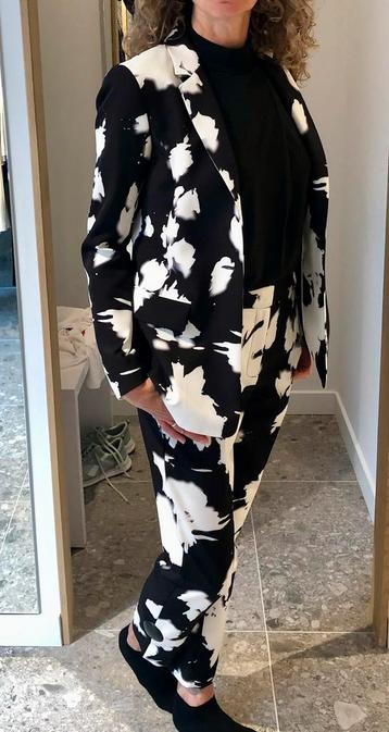 Claudia Sträter pak, zwart wit, maat 36. Als nieuw! beschikbaar voor biedingen
