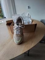 Mooie dames sneakers kleur beige maat 42, Ophalen, Zo goed als nieuw, Sneakers of Gympen