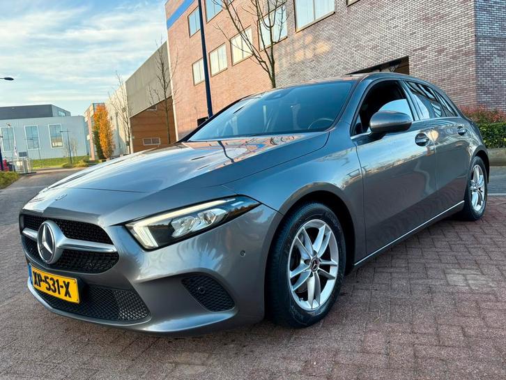 Uniek!!!Mercedes-Benz A-Klasse A 180 136pk 7G-DCT 2019 Grijs, Auto's, Mercedes-Benz, Particulier, A-Klasse, 360° camera, ABS, Adaptieve lichten