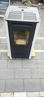 Te koop Ferretti Milano Pelletkachel. 9.5 kw, Huis en Inrichting, Kachels, Ophalen, Zo goed als nieuw, Hout, Pelletkachel