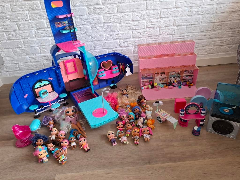 LOL Glamper met poppetjes en accessoires, Ophalen of Verzenden, Gebruikt, Overige typen