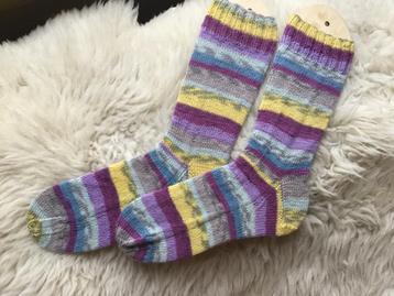 Damessokken in fraai kleurenverloop Handgebreid Maat 39-41 beschikbaar voor biedingen