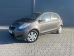 Toyota Yaris 1.0 VVTi Cool bouwjaar 2011 ( nw apk ), Voorwielaandrijving, Stof, Gebruikt, Zwart
