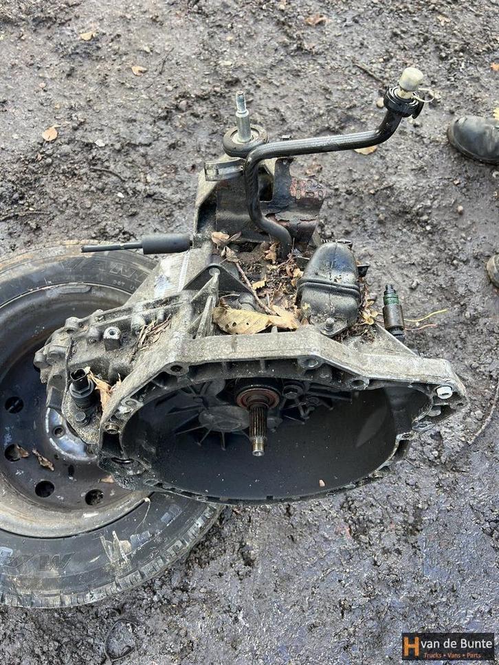 Versnellingsbak Renault master 2.2  code: PF1 AA, Auto-onderdelen, Transmissie en Toebehoren, Renault, Gebruikt, Ophalen of Verzenden