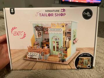 Miniatuur Tailor Shop DIY Bouwpakket beschikbaar voor biedingen