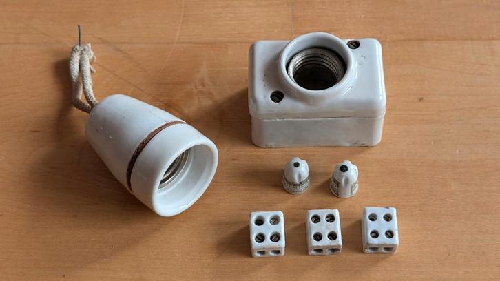 Porselein 230V elektra: fitting, kroonstenen, stophouder, Doe-het-zelf en Verbouw, Bouwverlichting, Gebruikt, Minder dan 50 watt