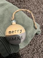 Merry X mas kerstbal hout, Ophalen of Verzenden, Zo goed als nieuw
