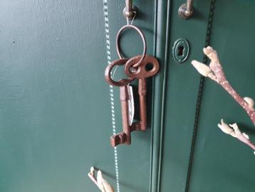 Sleutels groot wanddecoratie beschikbaar voor biedingen