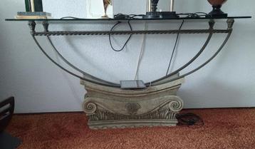 sidetable stenen poot met glas plaat beschikbaar voor biedingen