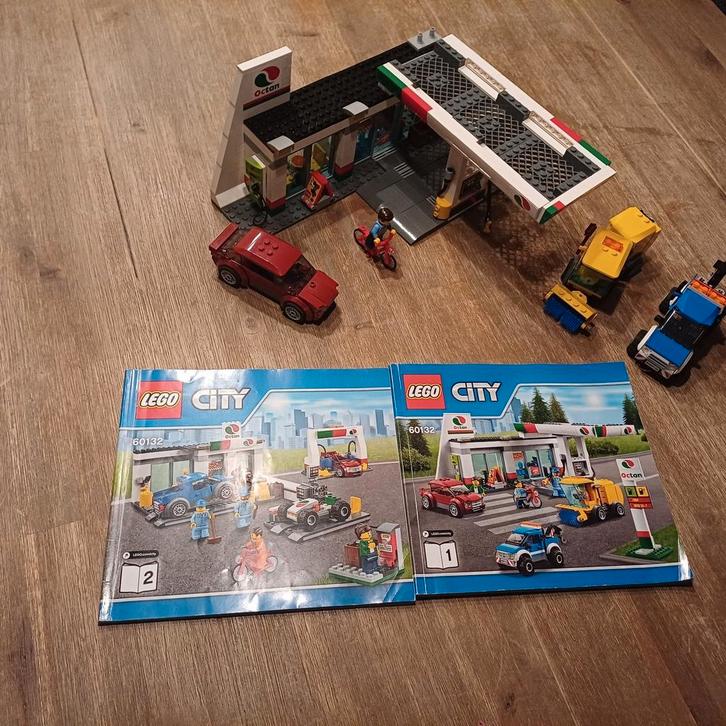 Lego tankstation (60132), Kinderen en Baby's, Speelgoed | Duplo en Lego, Zo goed als nieuw, Ophalen of Verzenden