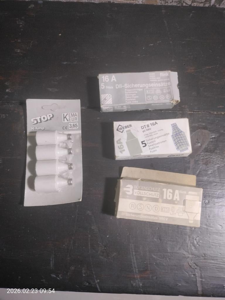 Zekeringen 16A - Diverse merken, Doe-het-zelf en Verbouw, Elektra en Kabels, Ophalen of Verzenden, Gebruikt, Overige typen