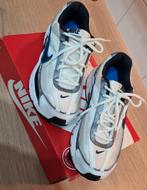 Nike...nieuw...7.5, Kleding | Dames, Schoenen, Ophalen of Verzenden, Zo goed als nieuw, Wit, Sneakers of Gympen