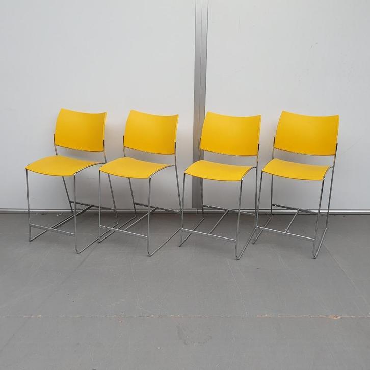 Casala krukken - gele kunststof zitting- set van 4, Huis en Inrichting, Barkrukken, Gebruikt, 60 tot 90 cm, Kunststof, 5 krukken of meer