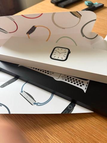 Apple Watch Series 7 Nike 45mm - Nieuwstaat! beschikbaar voor biedingen