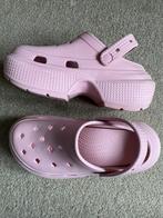 Roze Platform Clog Crocs - mt. 40-41, Ophalen of Verzenden, Gedragen, Roze, Slippers