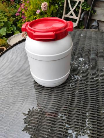 Opberg tonnen Curtec (26 en 10 liter) beschikbaar voor biedingen