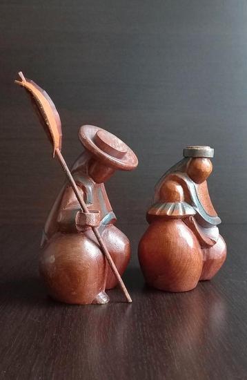 Houten beeldjes dikke man en vrouw – unieke set  beschikbaar voor biedingen