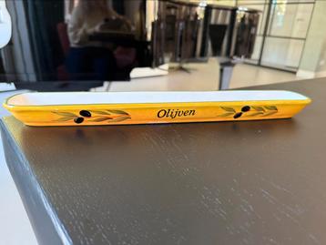 Olijfschaaltjes 2 verschillende  beschikbaar voor biedingen