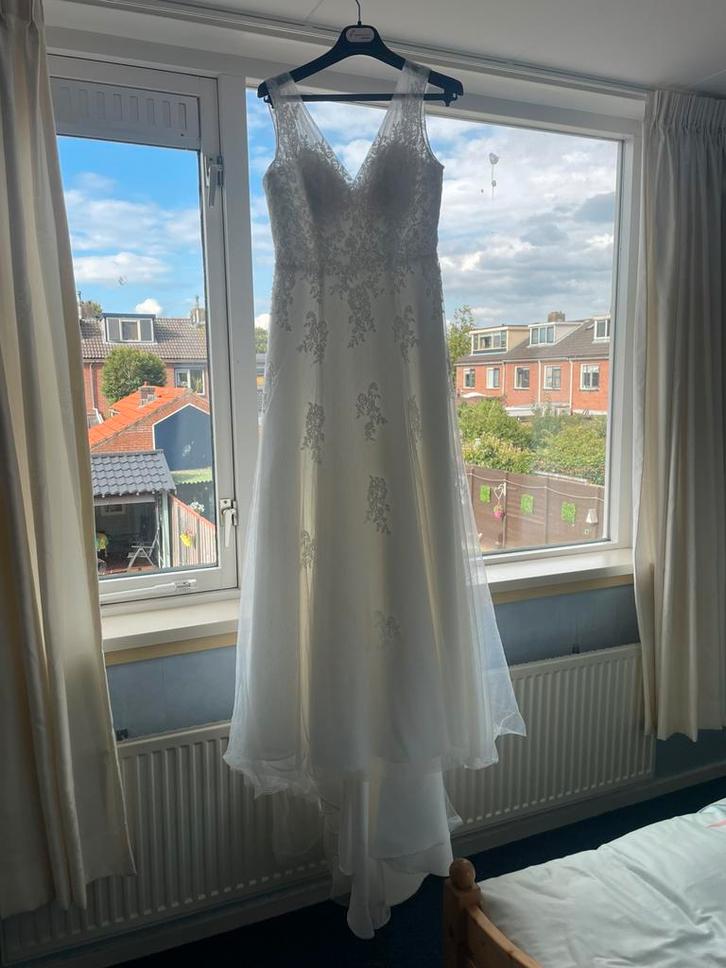 Bruidsjurk Lily, maat 40, Kleding | Dames, Trouwkleding en Trouwaccessoires, Zo goed als nieuw, Trouwjurk, Wit, Ophalen