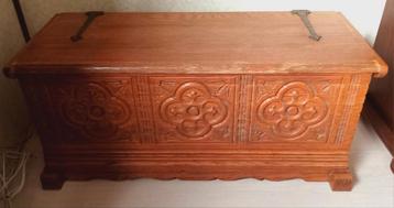 Eiken dekenkist beschikbaar voor biedingen