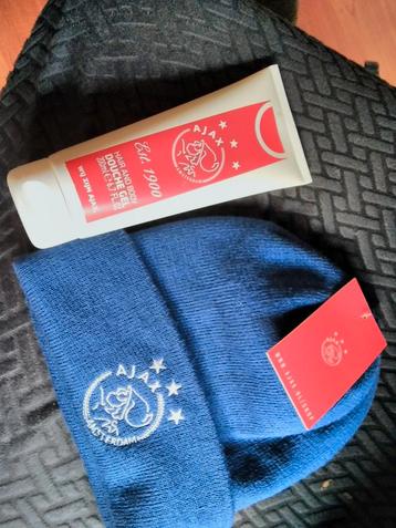Ajax Fan Set: Muts & Douchegel beschikbaar voor biedingen