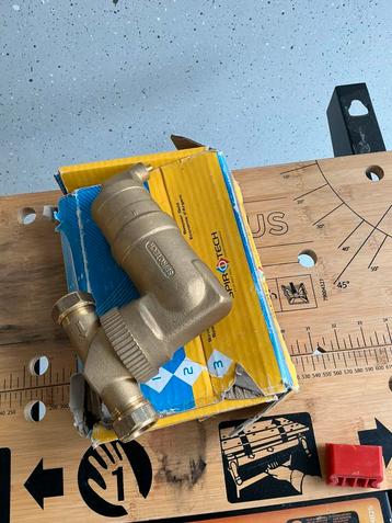 Spirotech Spirovent 22 mm knel luchtafscheider beschikbaar voor biedingen