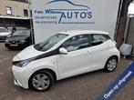 Toyota Aygo 1.0 VVT-i x-play, Voorwielaandrijving, Stof, Gebruikt, 4 stoelen