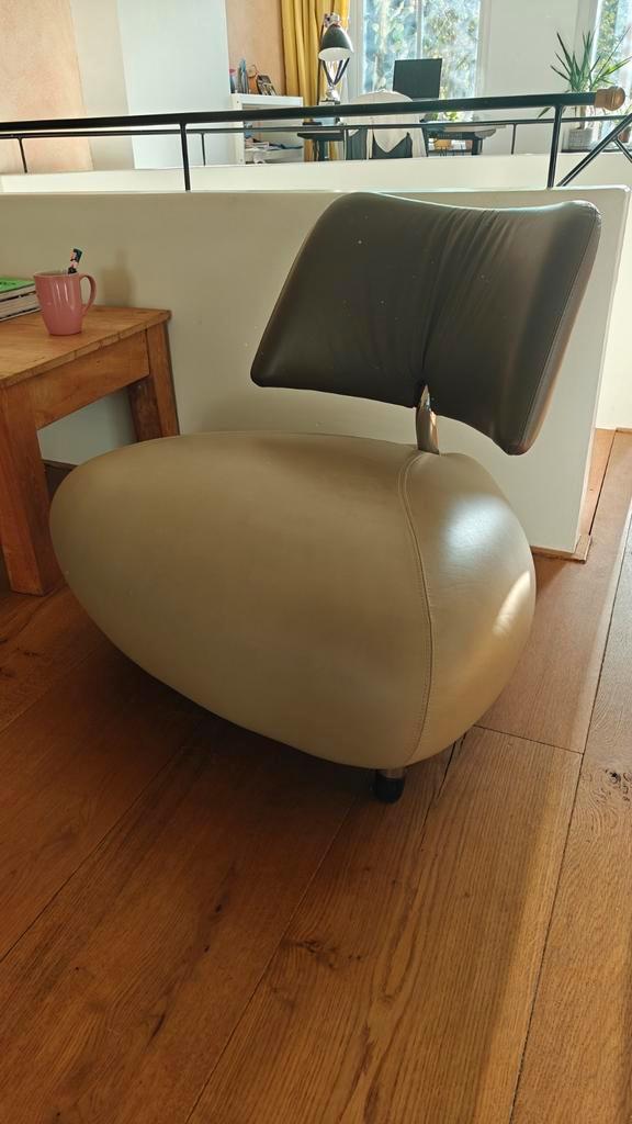 Leolux Pallone 2 stuks met gratis poef (prijs p stuk), Huis en Inrichting, Banken | Sofa's en Chaises Longues, Zo goed als nieuw