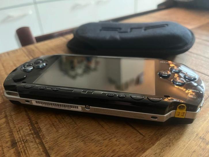 Sony PSP - Draagbare PlayStation, Spelcomputers en Games, Spelcomputers | Sony PSP, Zo goed als nieuw, PSP, Zwart, Met games, Ophalen