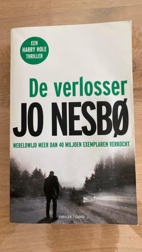 Jo Nesbø - De Verlosser, Boeken, Thrillers, Zo goed als nieuw, Nederland, Ophalen of Verzenden