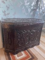 Antieke Rijkelijk Handgesneden Houten Kist – Uniek Model, Antiek en Kunst, Ophalen of Verzenden